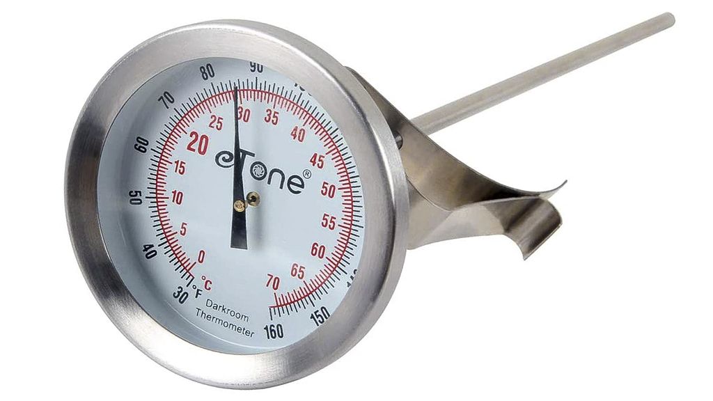 Best darkroom equipment: photo enlargers, film tanks, trays, safelights ...