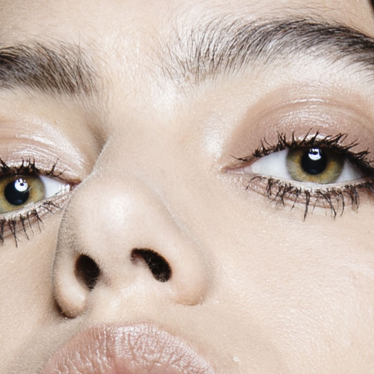 Why Your Mascara Is Dry and Flaky How to Fix Dry Mascara Marie Claire