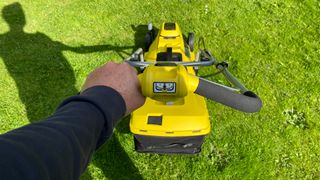 Kärcher LMO 18-33 lawn mower review