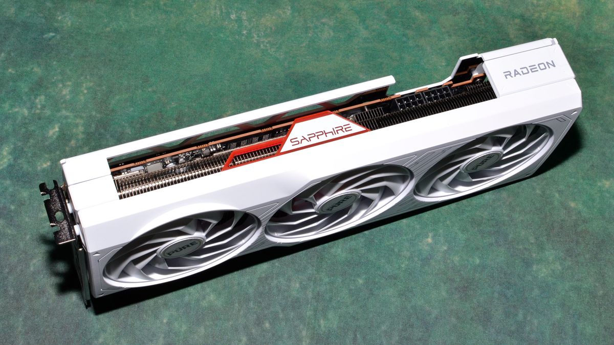 Sapphire RX 7700 XT Pure product photos