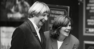VICTORIA WOOD AND JULIE WALTERS October 1998 AT THE ODEON LEICESTER SQUARE. STARS OF A NEW SITUATION COMEDY 'DINNERLADIES'. WRITTEN BY AND STARING VICTORIA WOOD THAT HAD THE PRIVATE SCREENING AT THE CINEMA TODAY.