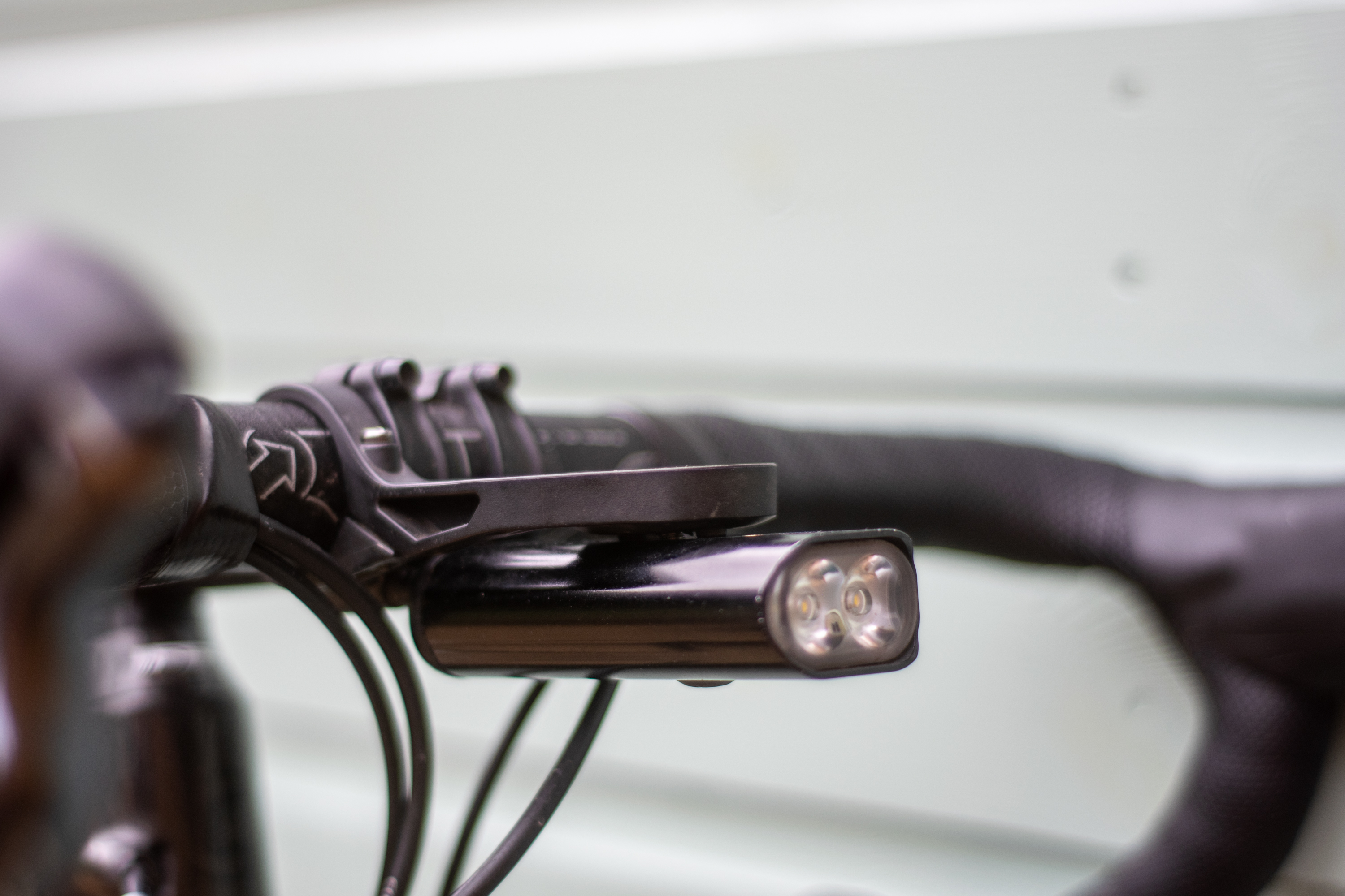 A light mounted to a Garmin computer mount
