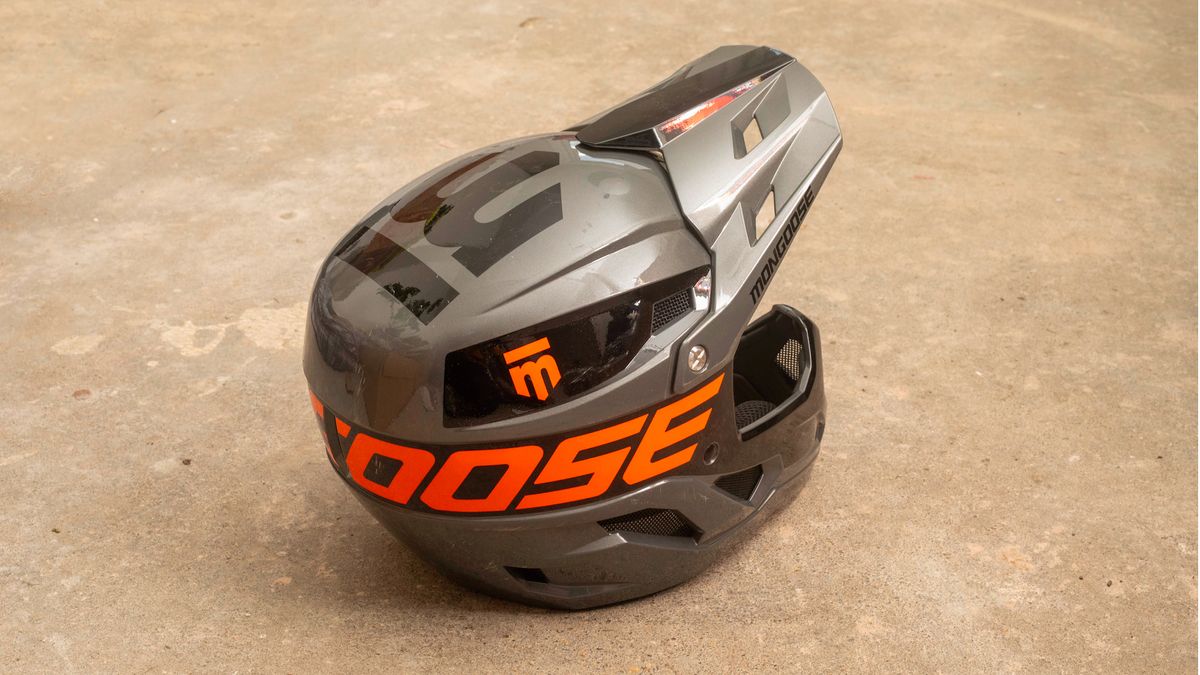 Mongoose Title full-face helmet