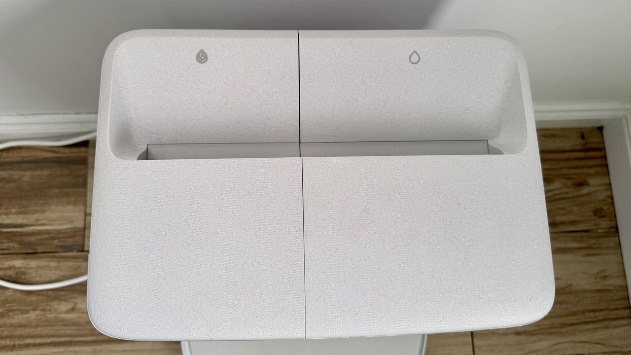 Ecovacs T90 Pro Omni station water tanks