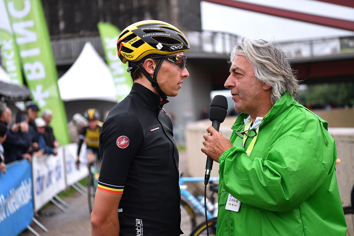 Oliver Naesen talks to the press
