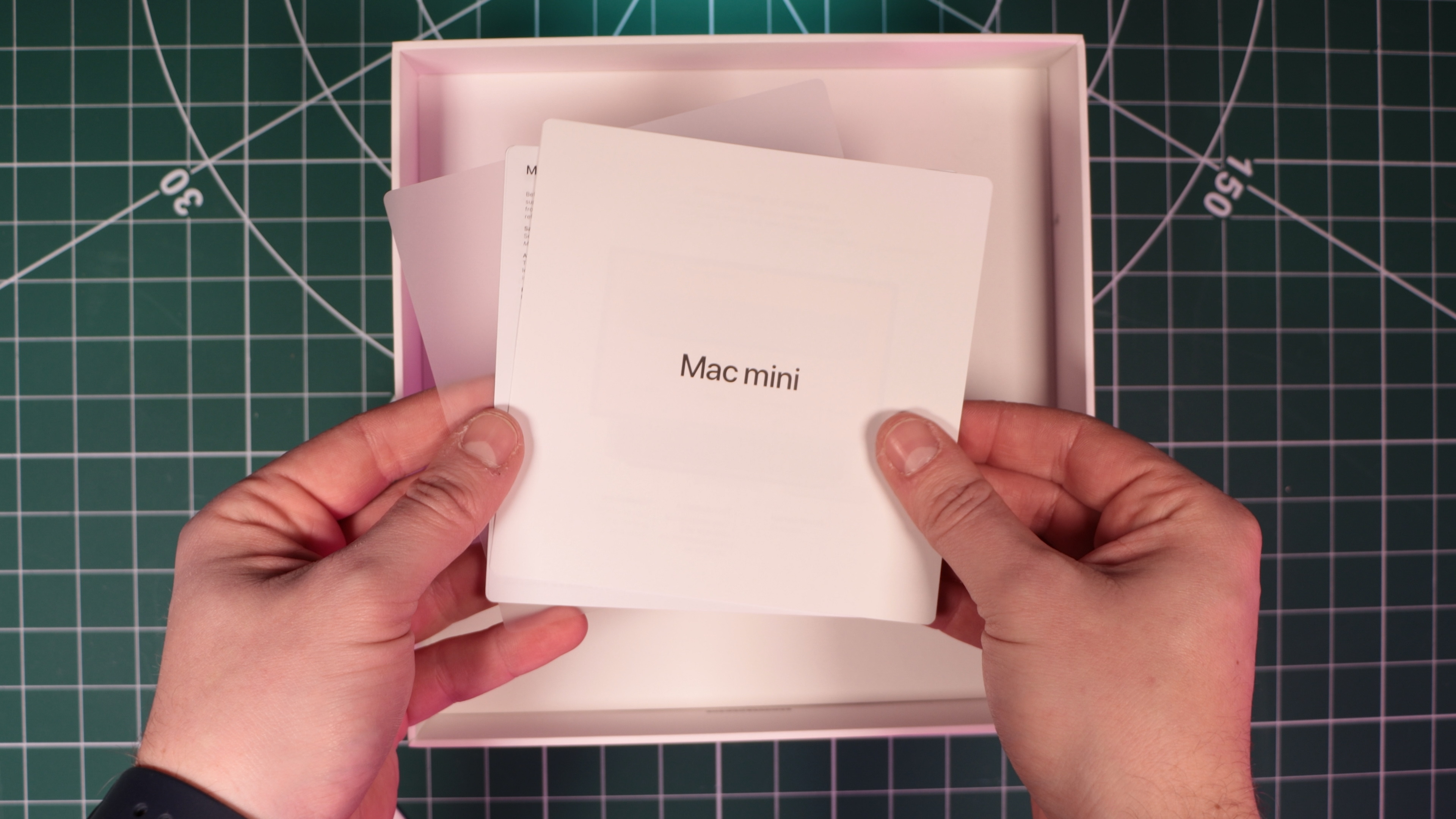 Mac mini (2023) box