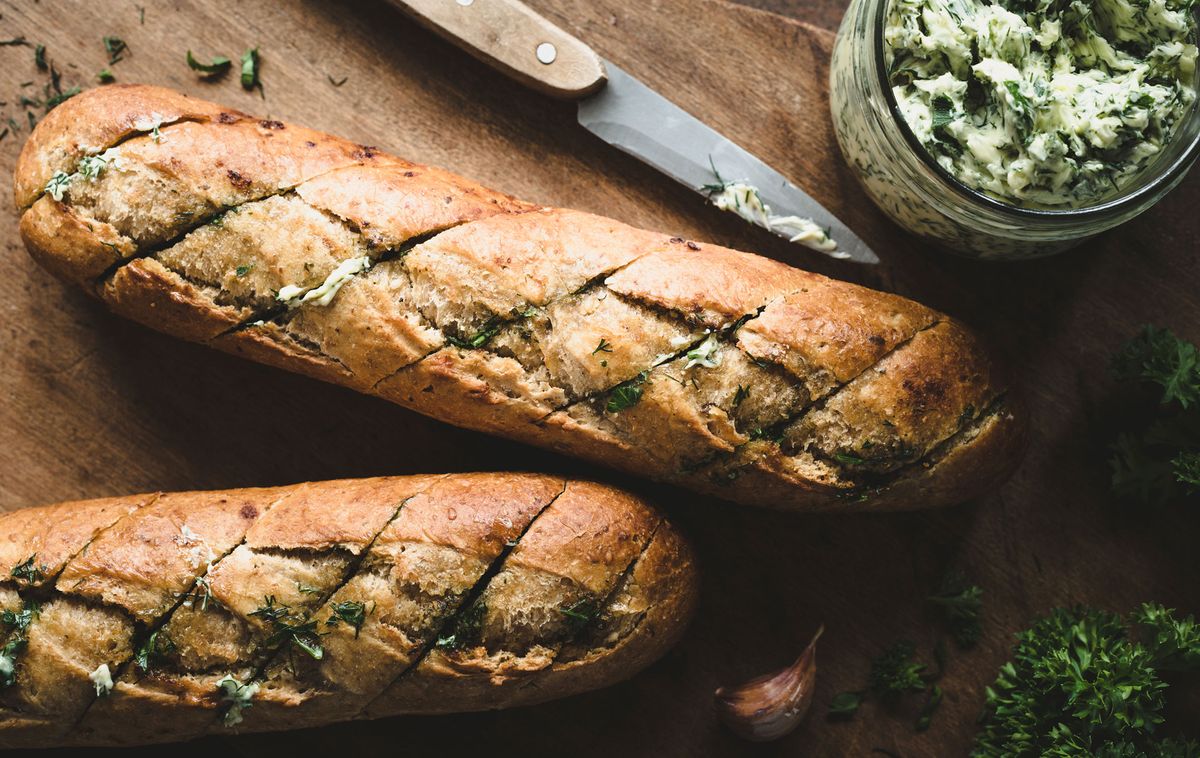 This garlic bread recipe is totally addictive