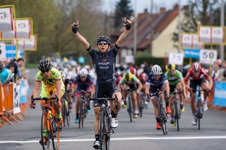 Giorgia Bronzini (Wiggle-High5) wins the GP de Dottignies