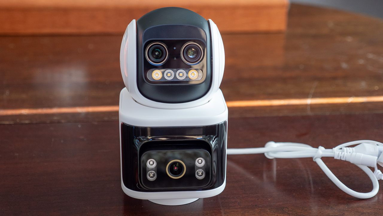 The UGREEN SynCare PoE Cam OD600 Pro that pairs with the UGREEN HomeAgent HA100