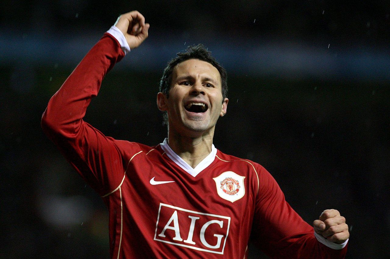 Ryan Giggs celebrates after scoring for Manchester United against Benfica in 2006
