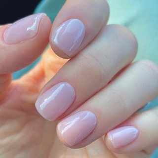 Woman wearing the soap nails manicure trend