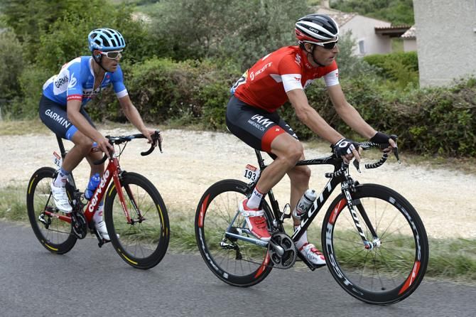 Martin Elmiger leads Jack Bauer in the breakaway