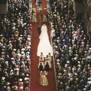 Crowd, Aisle, Fashion, Event, Audience, Pope, Dress, Ceremony, Art,