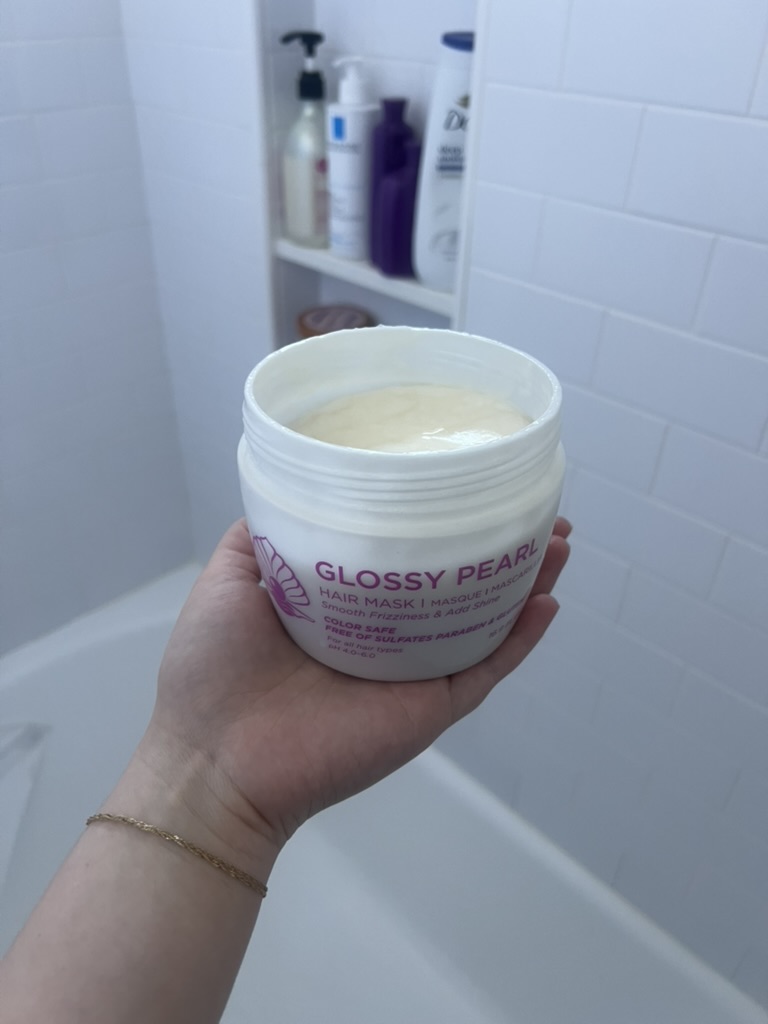 Catharine Malzahn testing Luseta Glossy Pearl Hair Mask