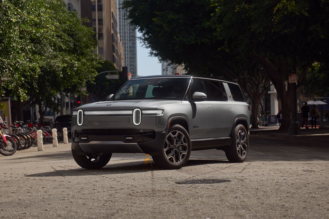 Rivian R1S