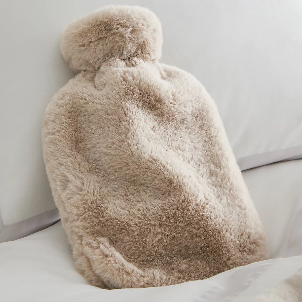 Hot water bottle 
