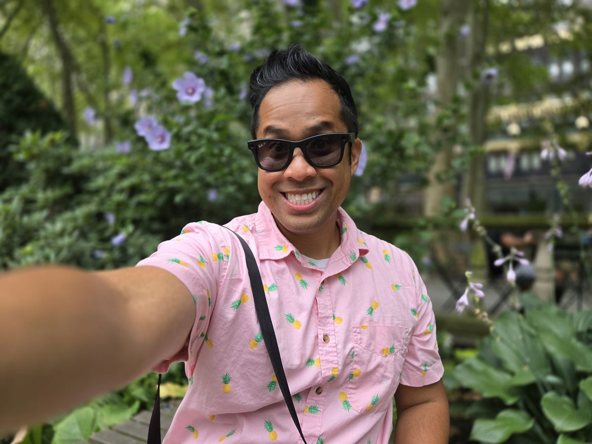 Samsung Galaxy Z Fold 6 portrait sample.