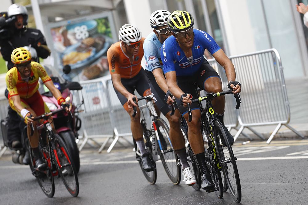 The breakaway of Matteo Trentin (Italy), Wout Van Aert (Belgium), Matthieu van der Poel (Netherlands), Davide Cimolai (Italy), Jesus Herrada (Spain) and Xandro Meurisse (Belgium).