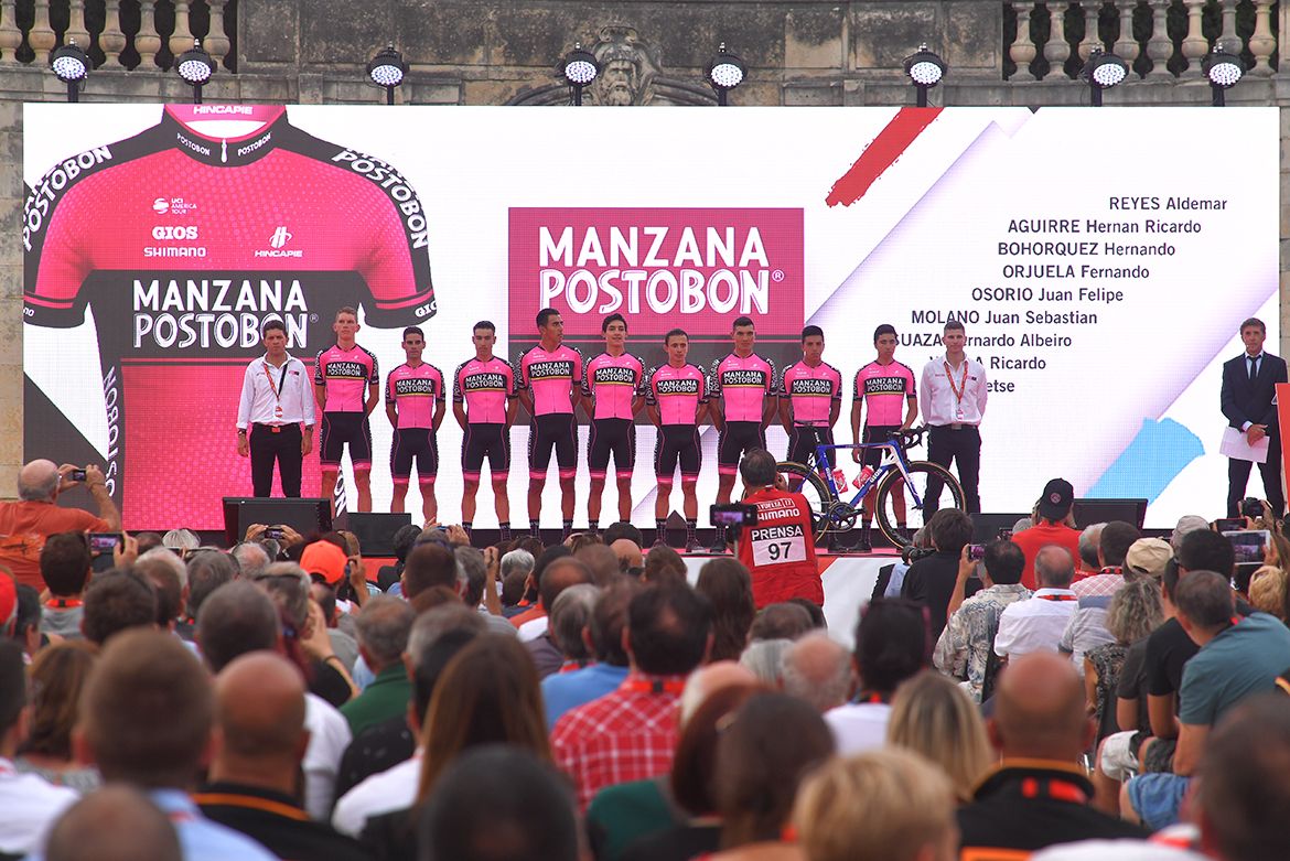 The wildcard Manzana Posotbon team on the stage