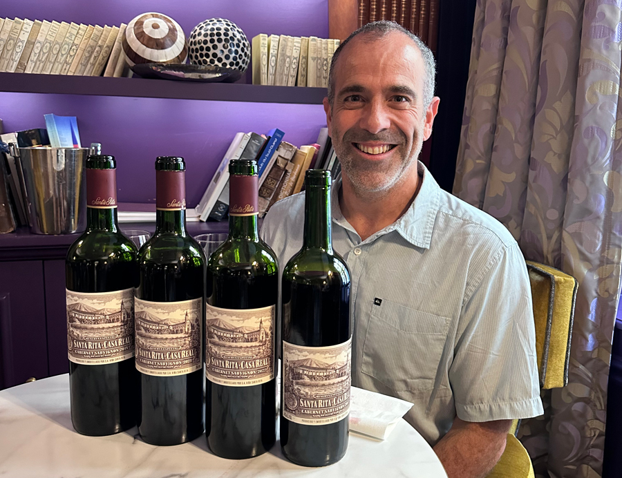 Sebasti&amp;aacute;n Labb&amp;eacute; at Vi&amp;ntilde;a Santa Rita with the new Casa Real release