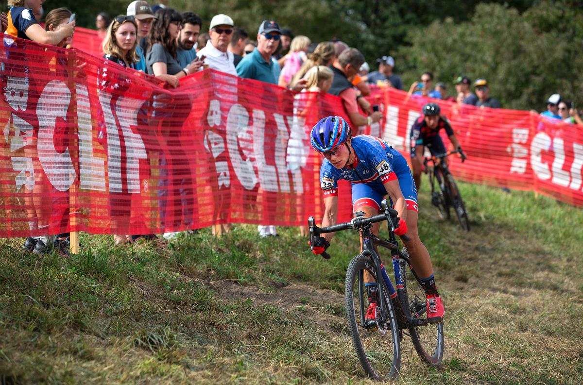 Katerina Nash (Clif Pro Team) building her advantage