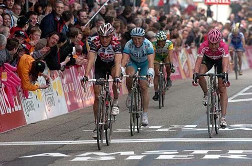 The chasers arrive: Kroon, Sinkewitz, Rebellin, Perdiguero
