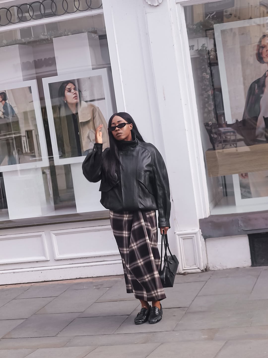 Woman wearing best outfit formula of 2026.