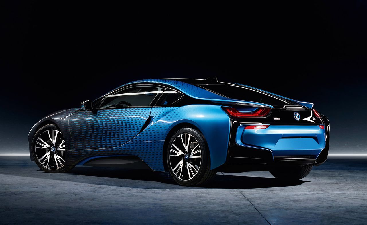 BMW Garage Italia CrossFade i8 in colour blue