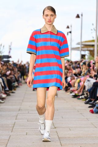 Models auf dem Marimekko-Laufsteg.