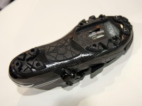 Bont's so-called 'Commuter' model sports an aggressive replaceable tread.