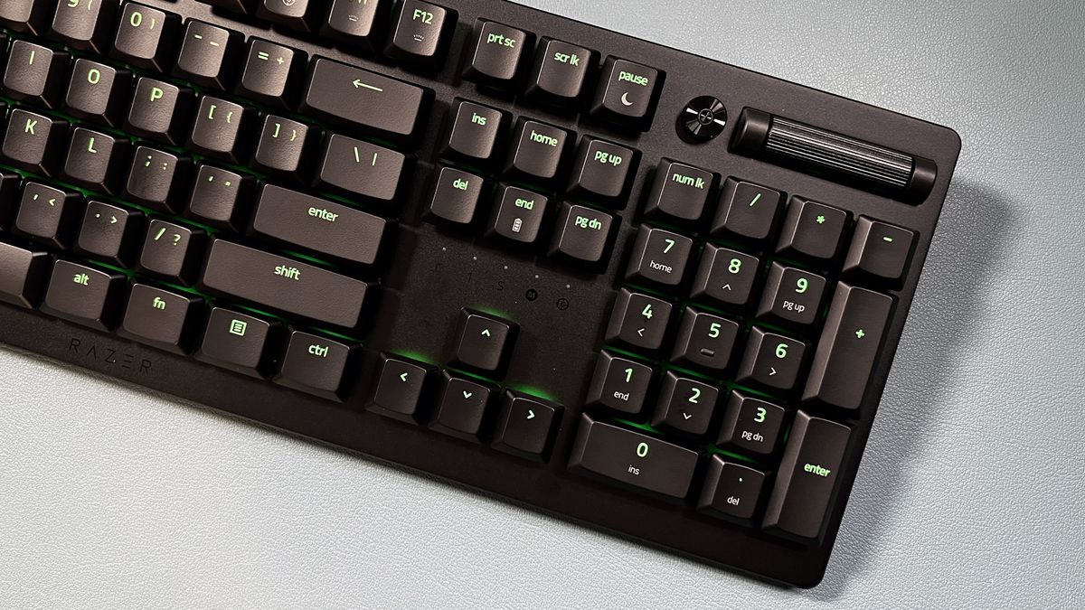 Razer DeathStalker V2 Pro Review: Attractive, Solid and a Bit Boring ...