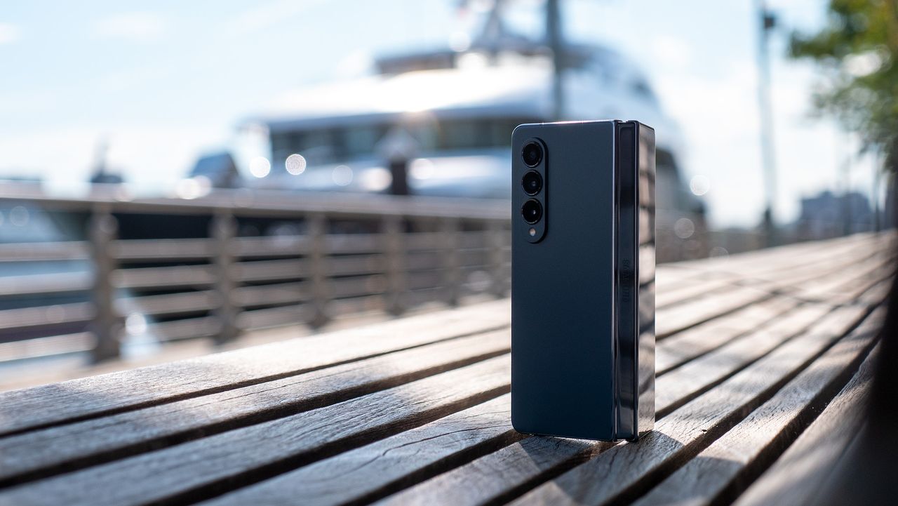 The Samsung Galaxy Z Fold 4 in Flex Mode