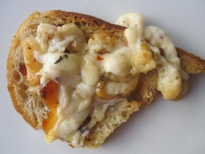 28-easy-ways-to-pimp-your-cheese-on-toast-9-1556688401-bn0H-column-width-inline