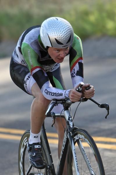 Robert Lea (On the Rivet-Ion) held the early lead before finishing fifth.