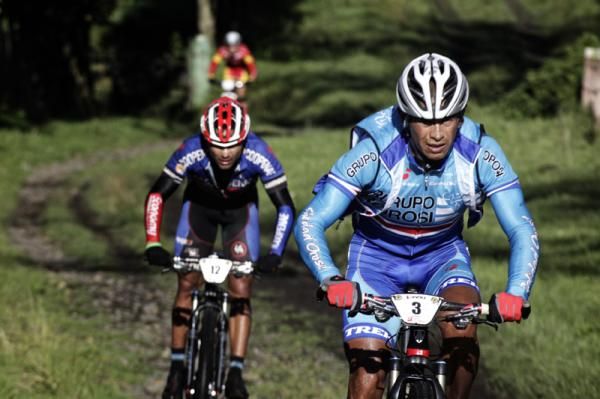 Federico Ramirez leads Enrique Artavia