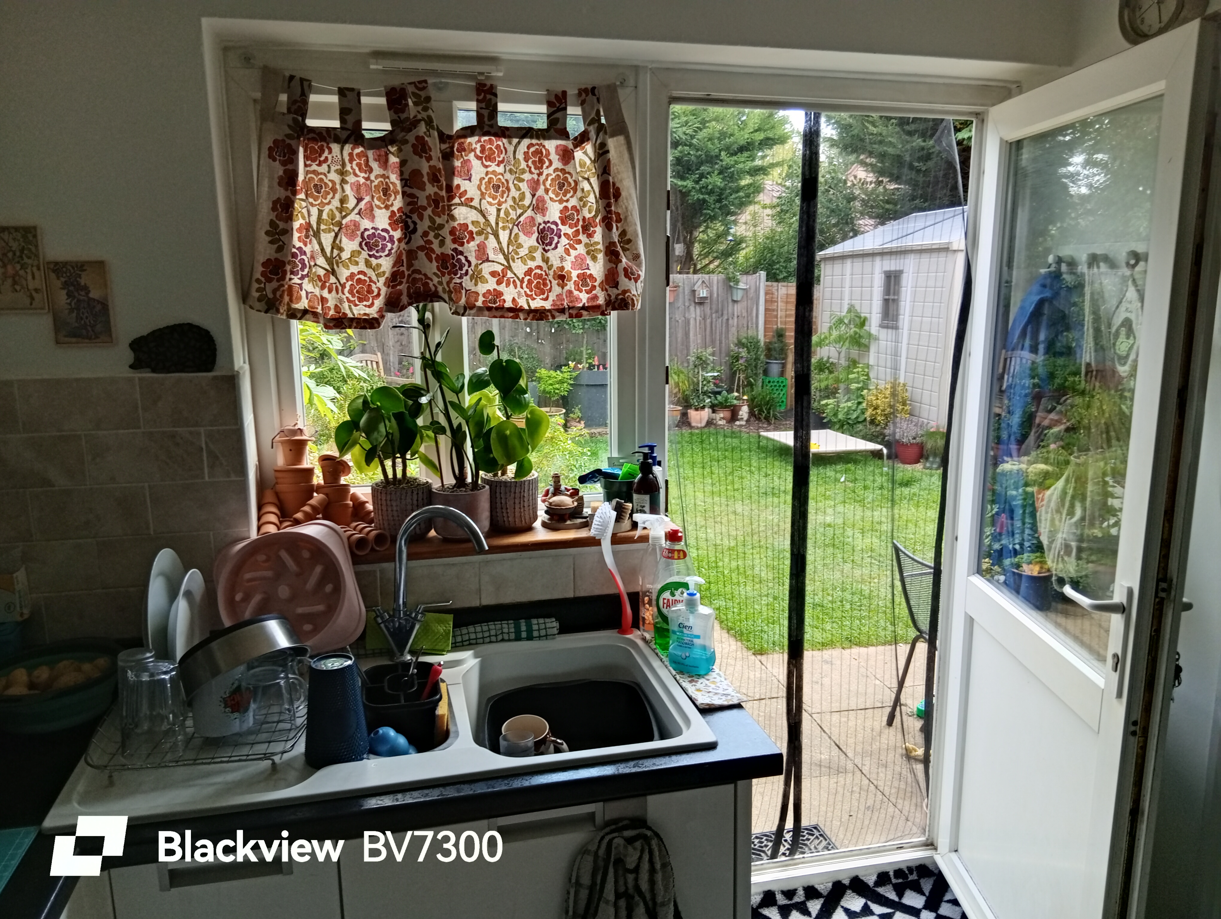 Blackview BV7300 Example images