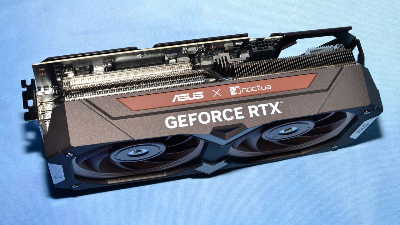 Asus RTX 4080 Noctua unboxing and product shots