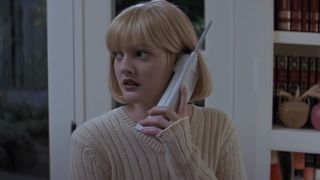 Casey Becker answers the phone in Scream