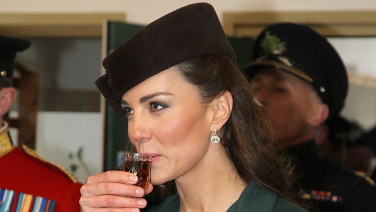 Kate Middleton's 'no fuss' drinks with parent chums revealed