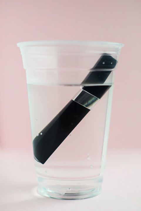 Mascara in hot water