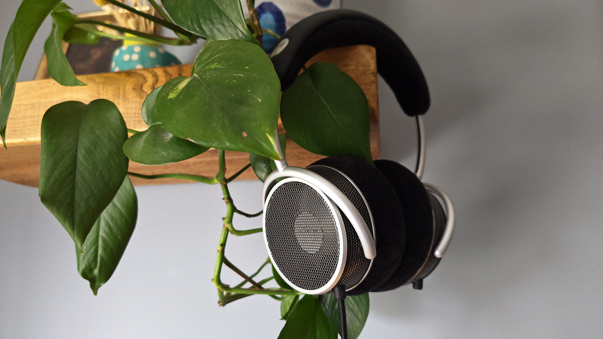 Grell OAE2 headphones.