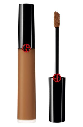 ARMANI beauty Power Fabric+ Multi-Retouch Concealer, open with its applicator beside it, on a white background