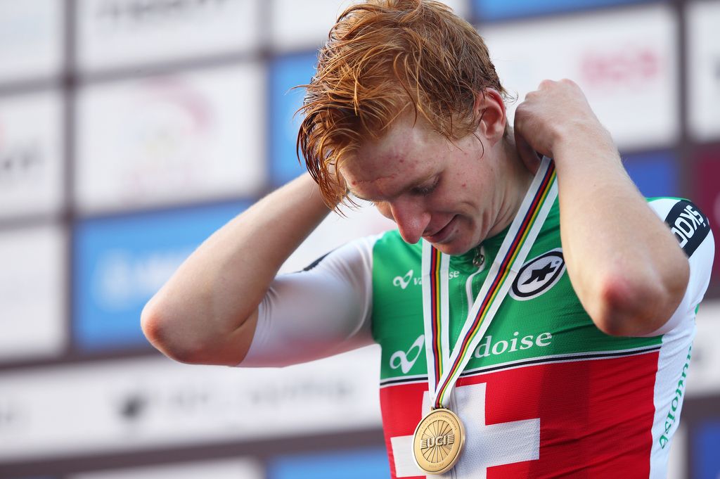 Reto Muller (Switzerland) pulls on bronze