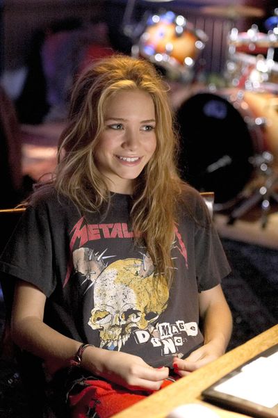Hand, Artist, Brown hair, Blond, Long hair, Bracelet, Watch, Top, Layered hair, Drum,