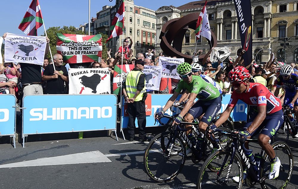 Race leader Nairo Quintana comes across with teammate Alejandro Valverde