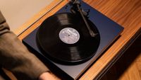 Pro-Ject Debut Carbon Evo lifestyle