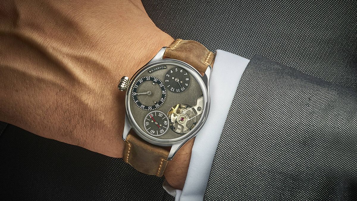 regulator_wrist_shot.jpg