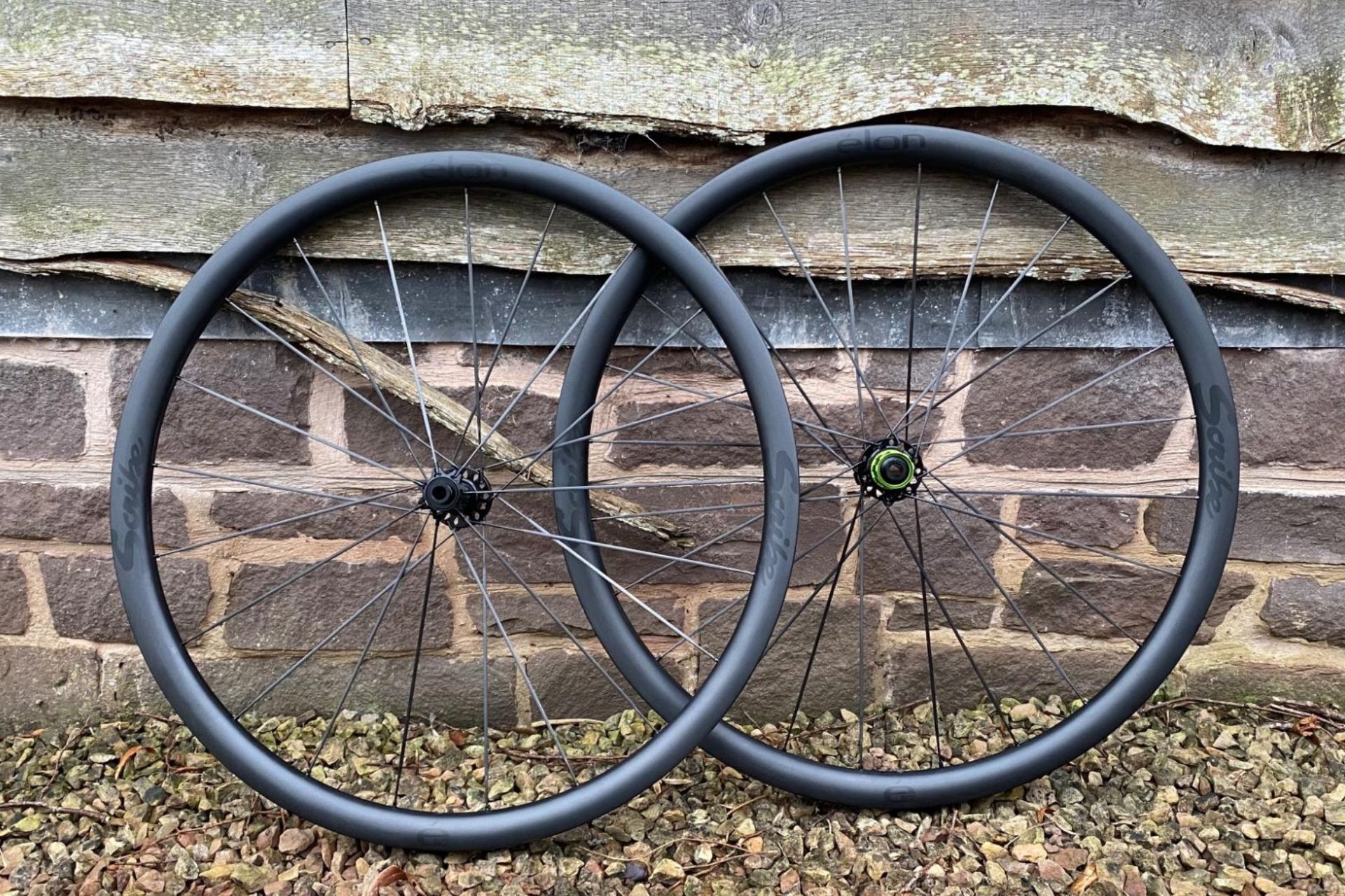 Image shows the Scribe Élan Wide+ 32-D Wheelset