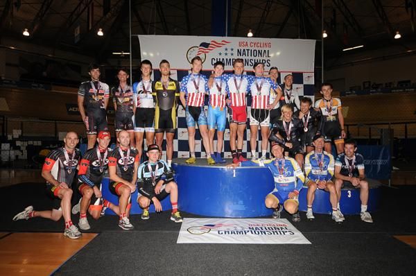 The men's team pursuit podium