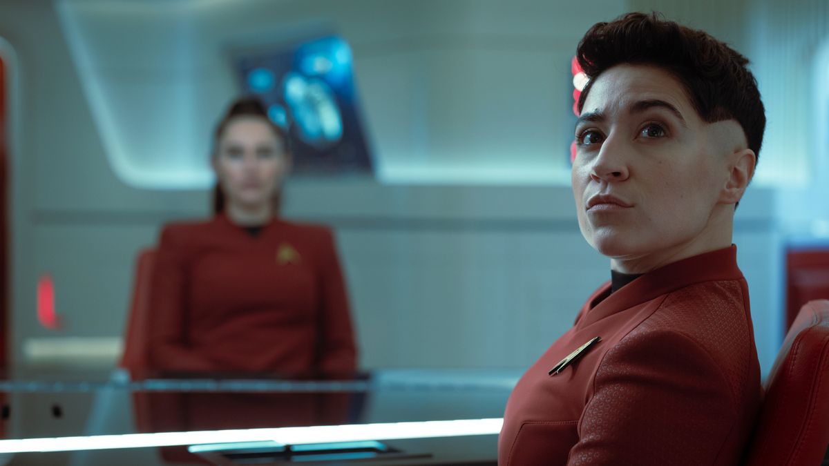 Melissa Navia como Ortegas en la temporada 4, episodio 1 de Strange New Worlds que se transmite en Paramount+. Crédito de la foto: Jan Thijs/Paramount+